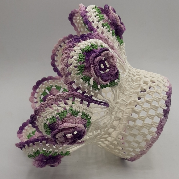 Vintage Handmade Crochet & Starched Floral Basket on a Stand 5 1/2" High - Picture 9 of 9